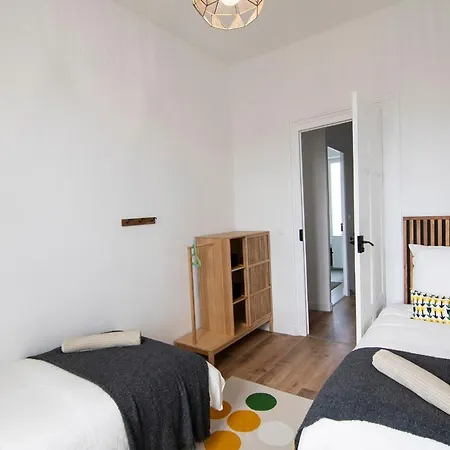 Treize Maison B-2 Bed House In Centre Of Severin בית נופש