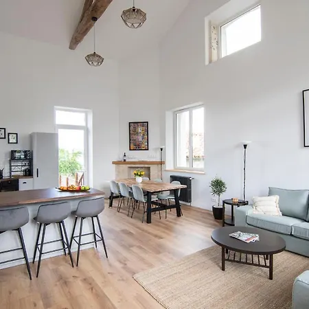 Treize Maison B-2 Bed House In Centre Of Severin בית נופש Saint-Séverin