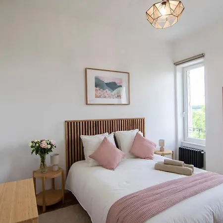 בית נופש Treize Maison B-2 Bed House In Centre Of Severin *