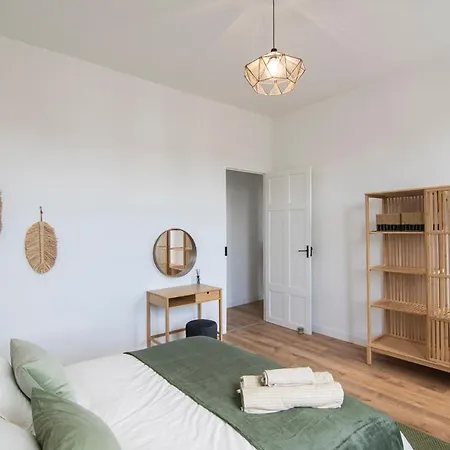 Treize Maison B-2 Bed House In Centre Of Severin * Saint-Séverin