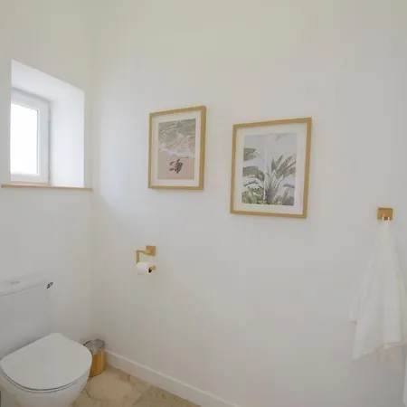 Treize Maison B-2 Bed House In Centre Of Severin בית נופש *