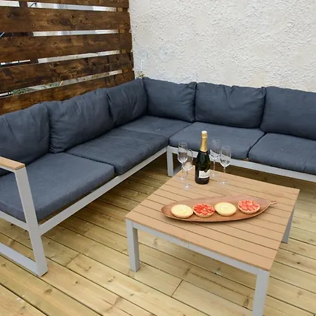 בית נופש Treize Maison B-2 Bed House In Centre Of Severin *