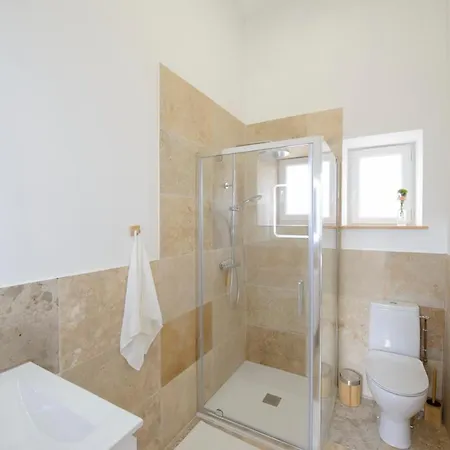 Treize Maison B-2 Bed House In Centre Of Severin