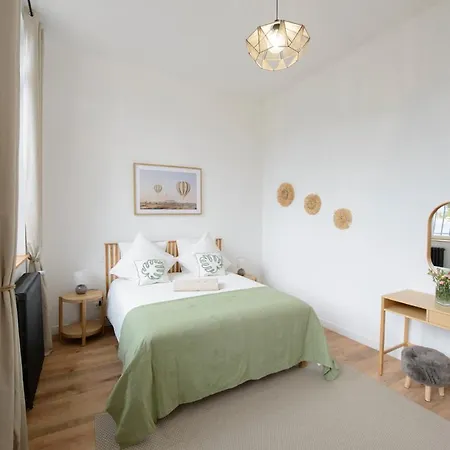 Treize Maison B-2 Bed House In Centre Of Severin *