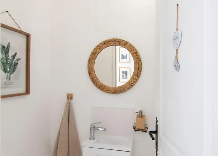 Treize Maison B-2 Bed House In Centre Of Severin *