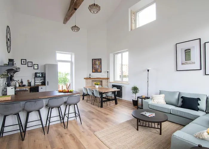 Treize Maison B-2 Bed House In Centre Of Severin 度假居 圣塞沃兰