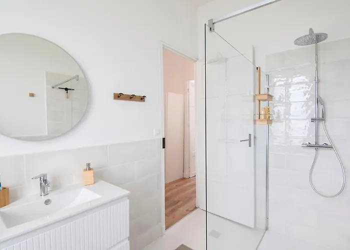 Treize Maison B-2 Bed House In Centre Of Severin 度假居 *