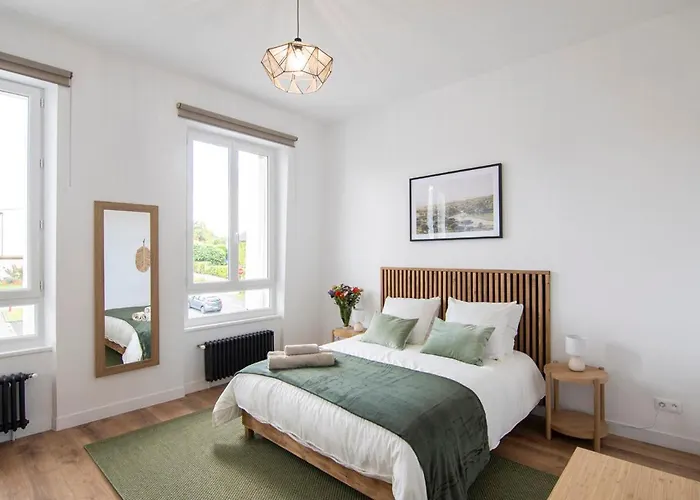 Treize Maison B-2 Bed House In Centre Of Severin * 圣塞沃兰