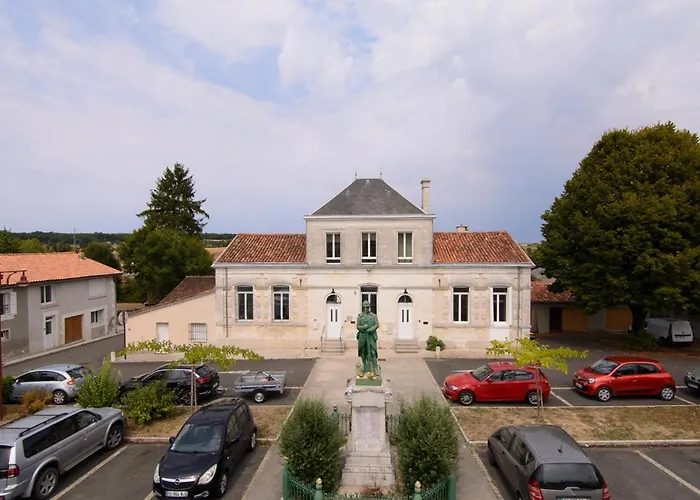 Treize Maison B-2 Bed House In Centre Of Severin 度假居 圣塞沃兰