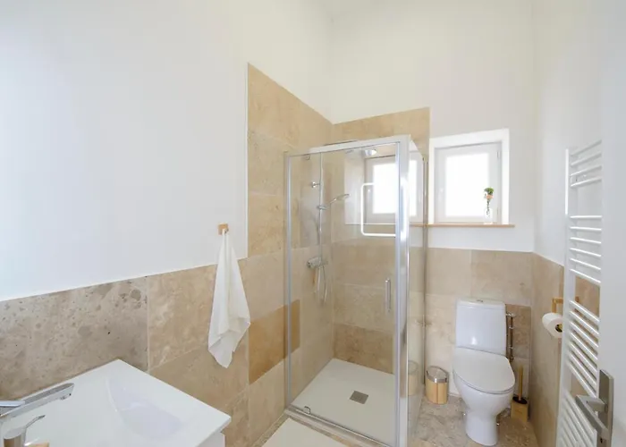 Treize Maison B-2 Bed House In Centre Of Severin